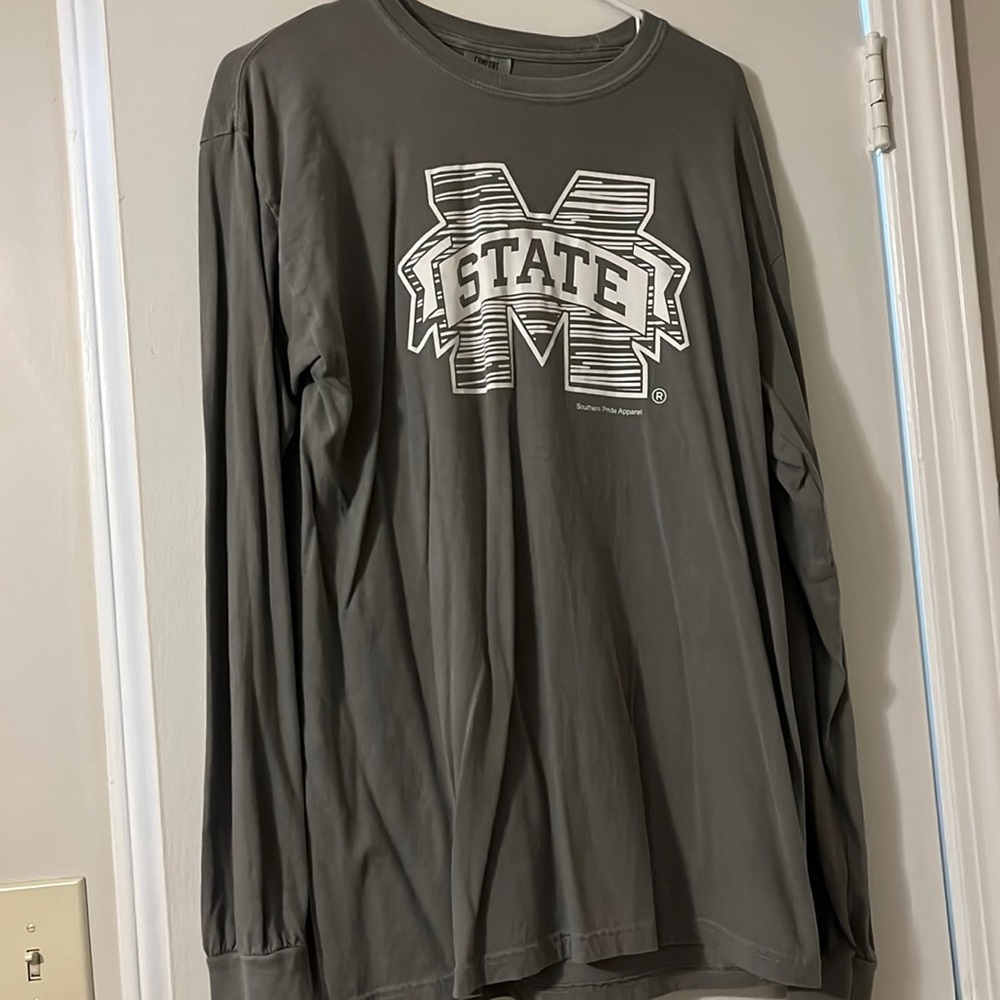 Never worn, Comfort color long sleeve state shirt